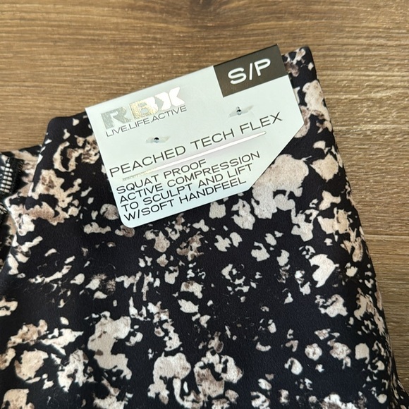 NWT RBX Peached Tech Flex 3/4 Leggings. Size Small. - Picture 4 of 6